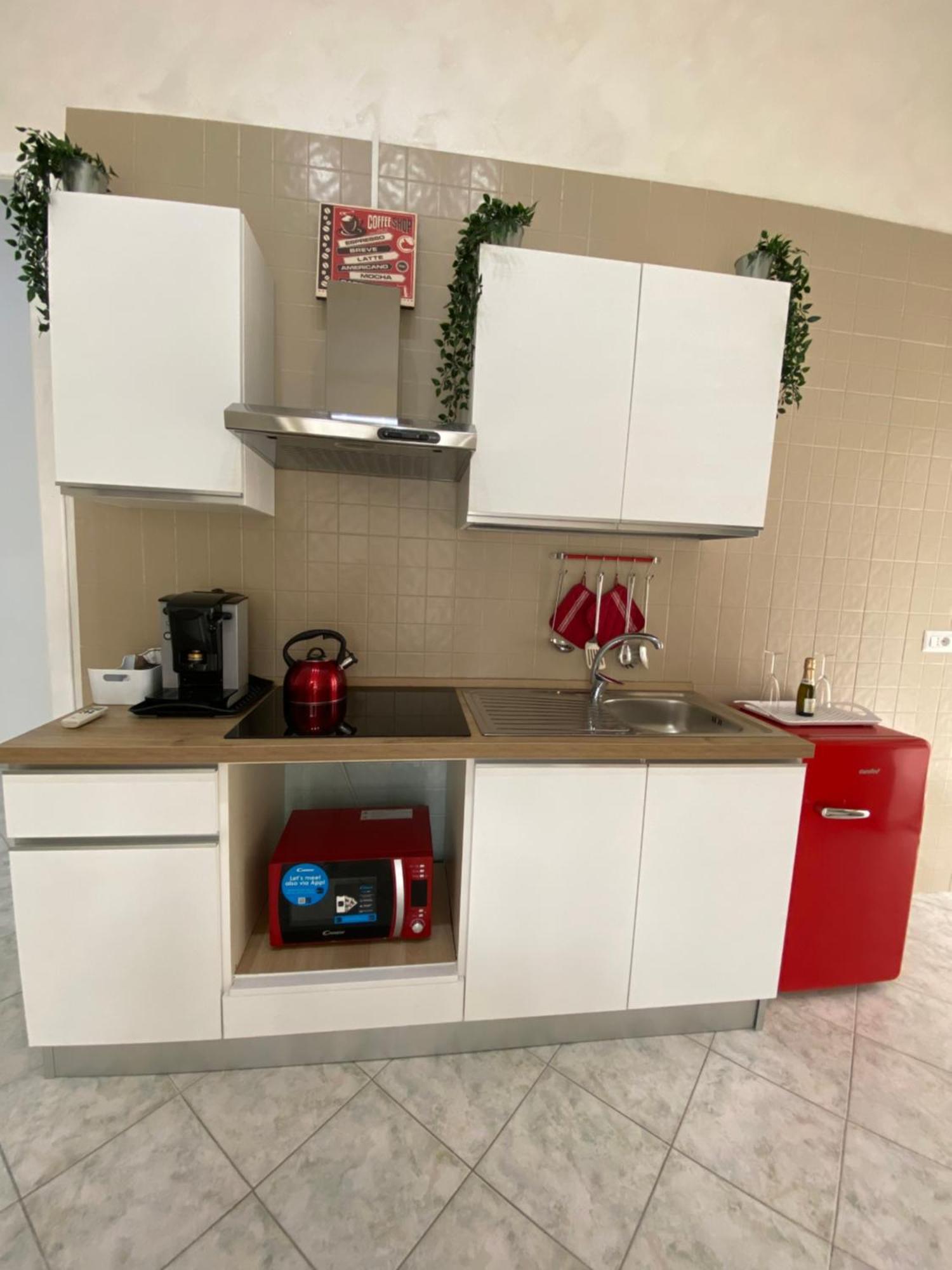 Ellebi Home Наполи Екстериор снимка
